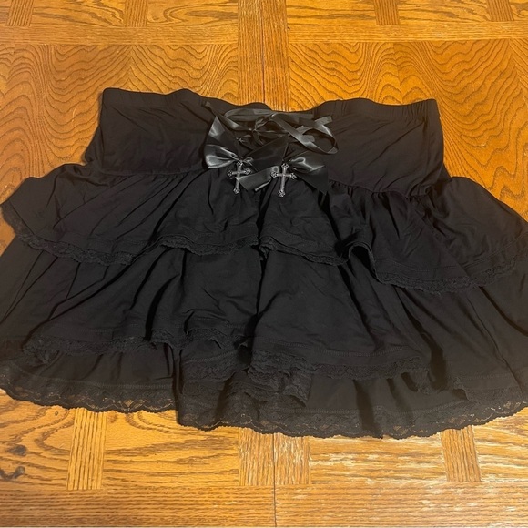 Cosmic Aura Lace-Up Ruffle Tiered Mini Skirt in Black Sz 3 Gothic Cross Charms - Picture 3 of 16